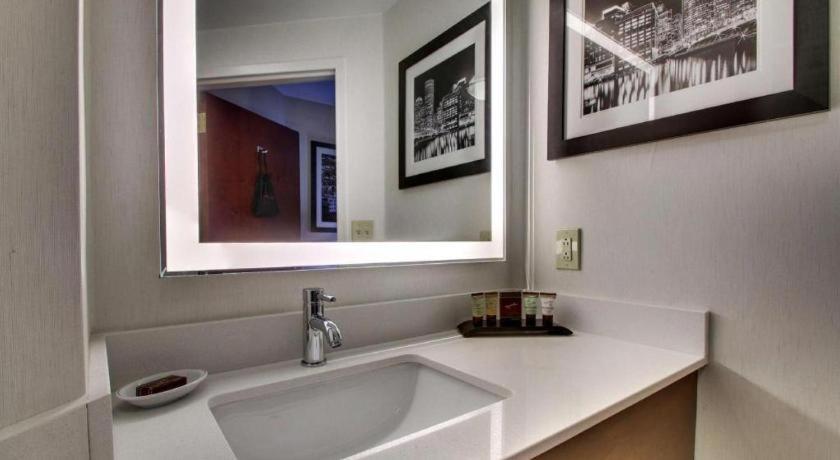 Best Western Plus Boston Hotel Экстерьер фото