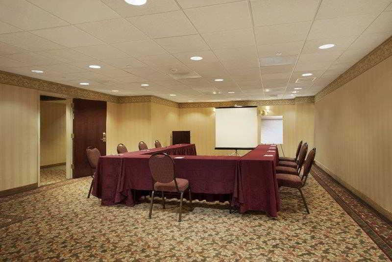 Best Western Plus Boston Hotel Бизнес фото